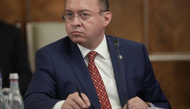 Cetăţenii români din străinătate, încurajaţi să voteze prin corespondenţă - bogdanaurescu1-1601659029.jpg