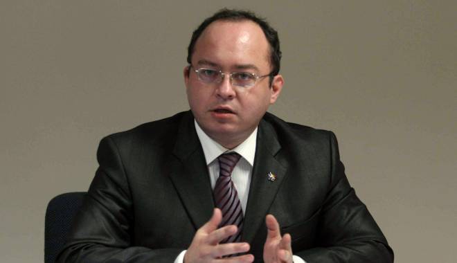 Aurescu participă la reuniunea informală a miniștrilor de Externe din statele UE - bogdanaurescuseintoarcedeurgenai-1441350510.jpg