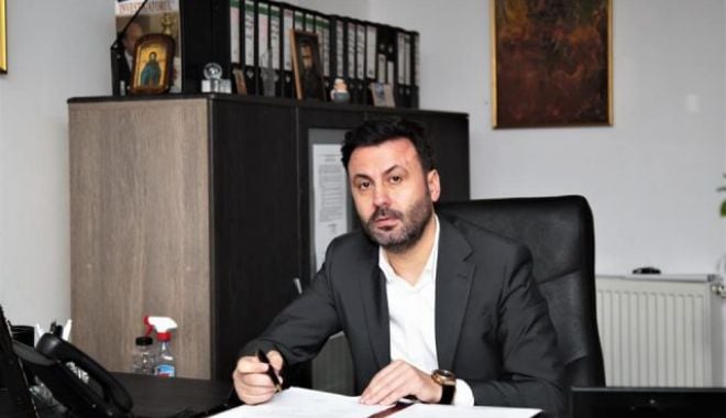 Arest la domiciliu pentru directorul DRDP acuzat de falsificarea actelor de studii - bogdanbratu3640x400-1619283767.jpg