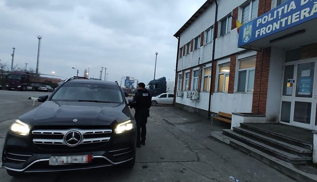 Bolid de 350.000 euro confiscat de polițiști în Portul Constanța