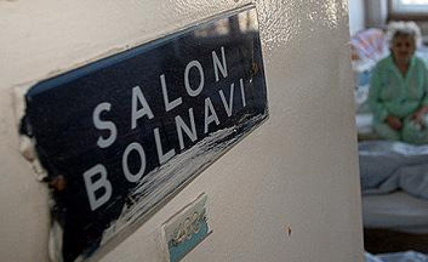 Spitalele închise de autorități ar putea fi reactivate - bolnav-1345766585.jpg