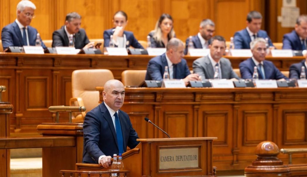 AUR atacă Guvernul Bolojan cu patru moțiuni de cenzură. Astăzi vor fi prezentate în Parlament