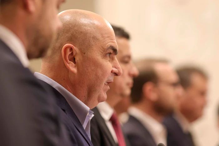 Moment tensionat în Senat, după ce Bololojan i-a taiat microfonul liderului USR. Partidul cerea convocarea lui Iohannis
