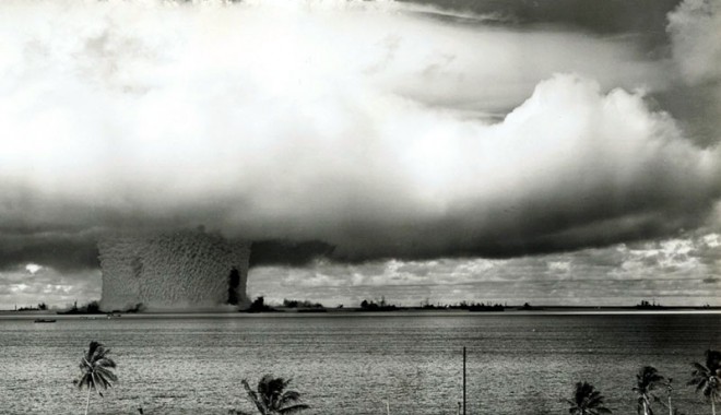 Marea Britanie a încurajat SUA să lanseze bombele atomice asupra Japoniei - bombaatomica-1375713408.jpg