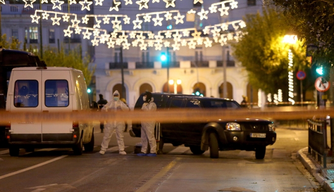 Bombă detonată chiar în fața Ministrului Muncii din Grecia - bombagrecia-1481550305.jpg
