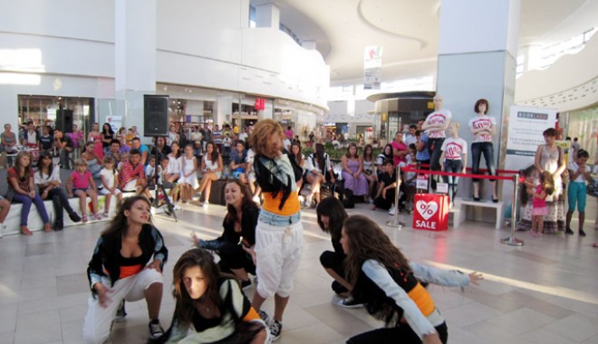 Toate artele sunt prezentate  la Bookland - bookland1-1345384903.jpg