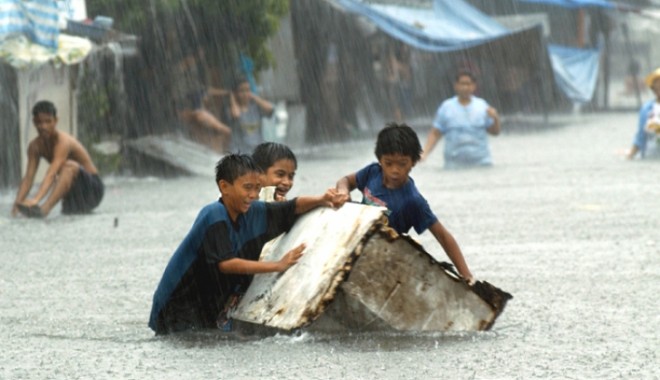 Taifun devastator în Filipine, în această dimineață - bopha228561000-1354604709.jpg