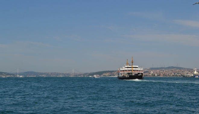 Coliziune în strâmtoarea Bosfor. Trei paznici de coastă au murit, iar traficul maritim a fost suspendat temporar - bosfor-1471449839.jpg