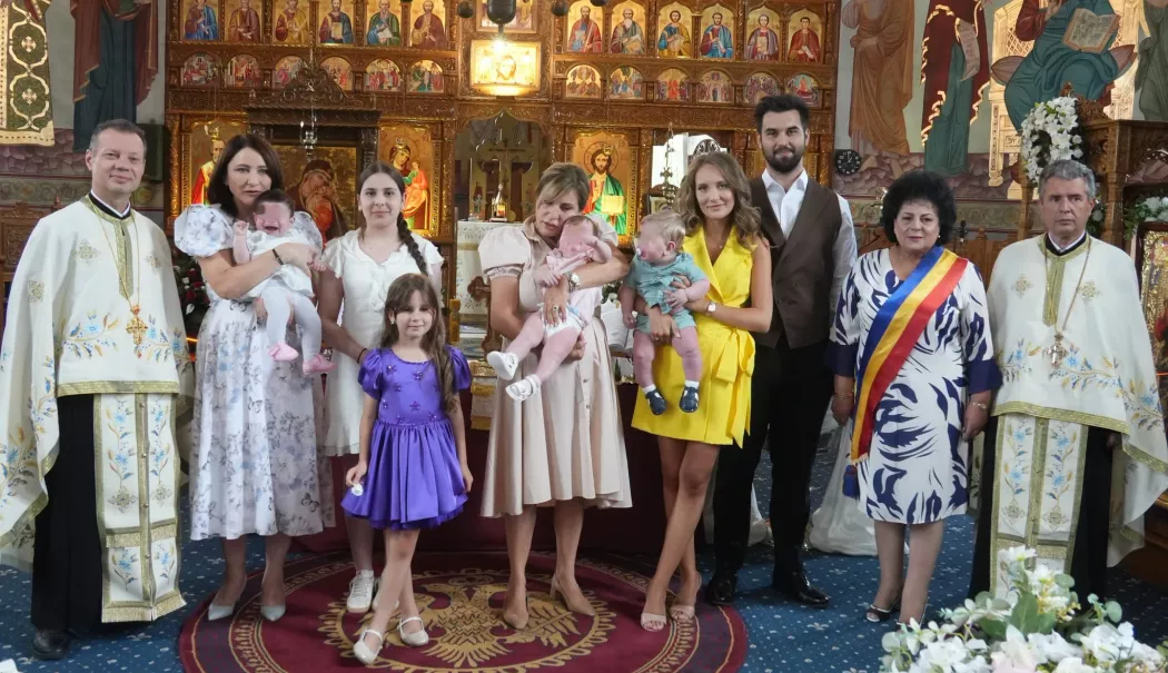 Foto - Trei copii aflați în grija asistenței maternale, botezați la Cumpăna de IPS Teodosie
