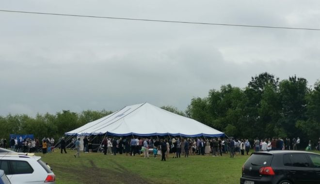 Poliția a întrerupt un botez cu 250 de participanți și a dat amenzi uriașe - botez-1595830446.jpg