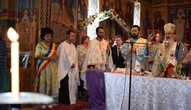 Cinci copii abandonați vor primi Taina Sfântului Botez - botezcumpana-1507730872.jpg