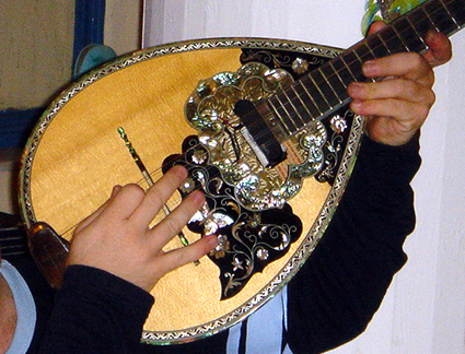Seară grecească în club Phoenix - bouzouki-1322387875.jpg