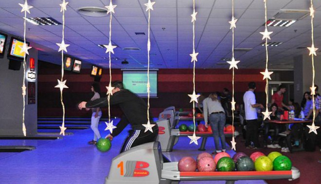 Sâmbătă, sunteți invitați la un super-concurs de bowling - bowling1-1368464595.jpg