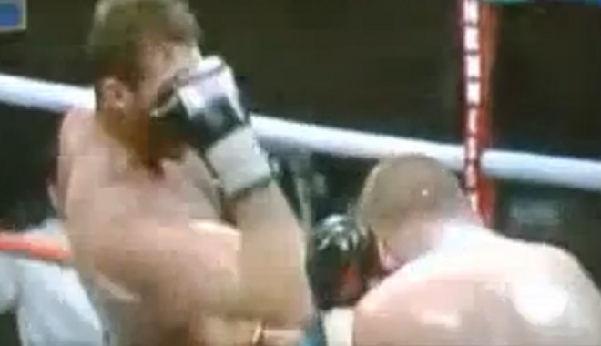 Cel mai prost boxer din lume: s-a făcut singur KO! / VIDEO - box-1327845718.jpg
