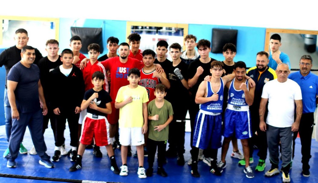 Antrenamente comune în sala de box a Clubului Sportiv Aurora 23 August - box-23-august-1762520031.jpg