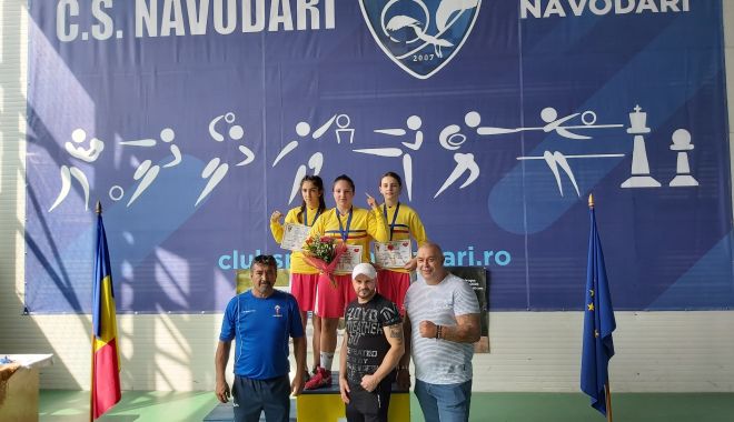 Sportivele de la CS Năvodari şi-au adjudecat 10 medalii la Campionatul Naţional de box feminin - boxfemincsnavsept2021-1631436011.jpg