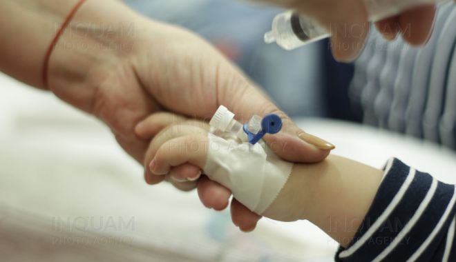 Părinții care au Covid pot fi tratați, de astăzi, în secțiile de pediatrie unde sunt internați copiii lor - branula-1631547478.jpg