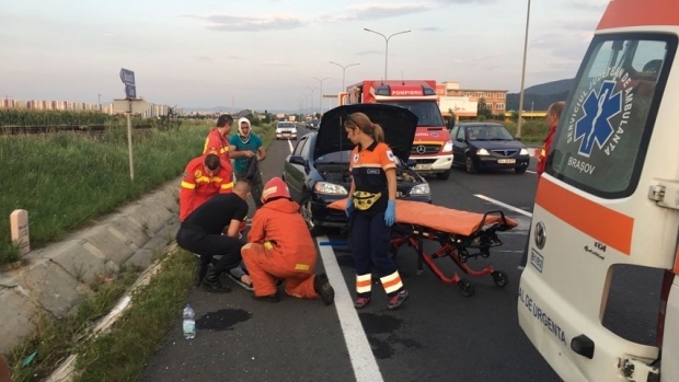 Accident grav pe DN1. Patru persoane au fost rănite, dintre care două femei însărcinate - brasov24946600-1502828775.jpg