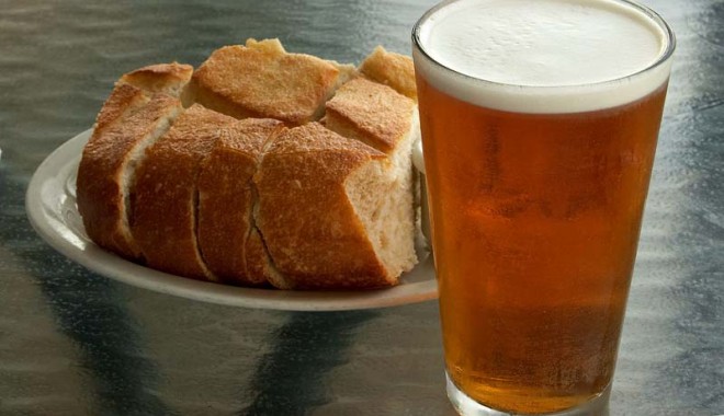 Doamne, de s-ar bea și pâinea! - breadandbeer-1378051359.jpg