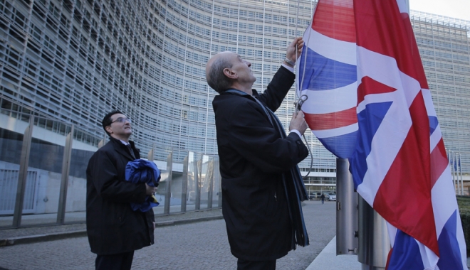 Cetățenii britanici  vor putea călători  în UE doar cu viză, după Brexit - brexit-1479303232.jpg
