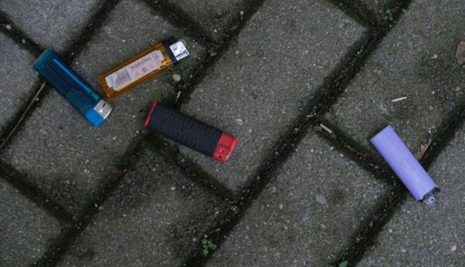 Elevii nu vor mai avea voie cu brichete în școli. Se schimbă regulamentul - bricheta-1668439525.jpg