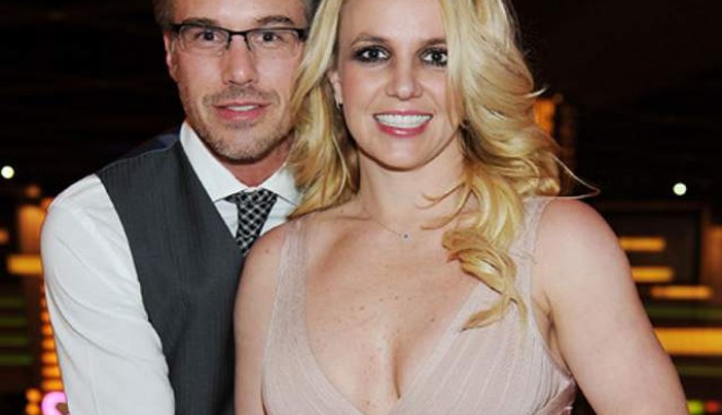 Ce fericită este Britney Spears! - britneyjason3-1324218876.jpg