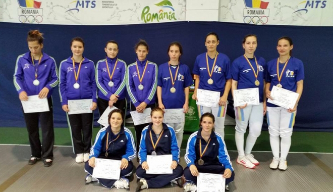 Bronz pentru floretistele de la CS Farul la Campionatul Național - bronz-1463069149.jpg