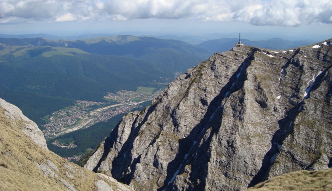 Doi turiști rămași blocați în Bucegi, căutați de salvamontiști de aproape trei ore - bucegi-1403964484.jpg
