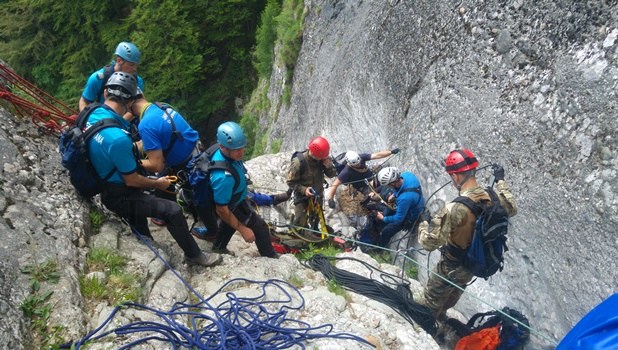 Un turist a cazut cu bicicleta intr-o prapastie in Masivul Bucegi - bucegi-1501330214.jpg