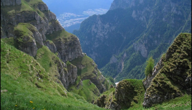 Turistă căzută într-o prăpastie din Bucegi - bucegi-1504951350.jpg