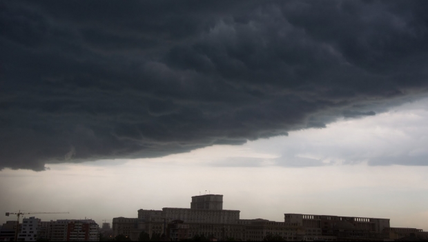 Alertă! Aer otrăvit în România - bucurestifurtuna4567898567400-1473883181.jpg