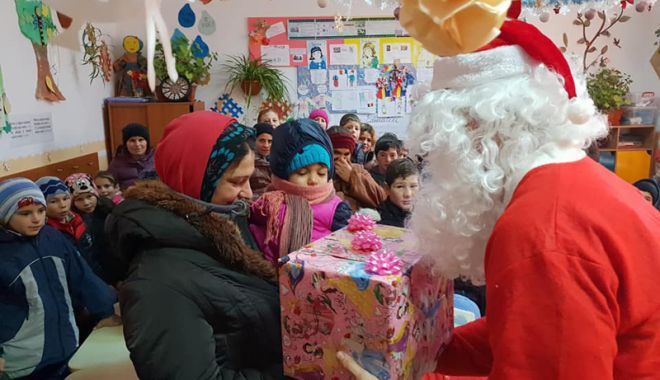 Bucurie de Crăciun, pentru zeci de copii și familii sărace din județul Constanța - bucuriecopii-1545410346.jpg