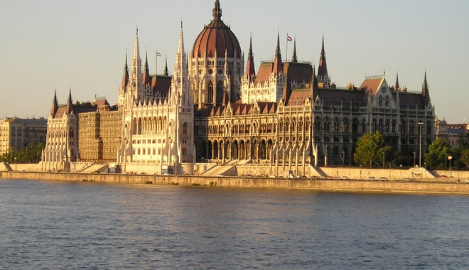 Cum atrage Ungaria noi investitori - budapesta-1351697634.jpg