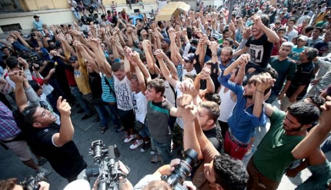 Ungaria: 300 de imigranți au evadat din centrul de primire de la Roszke - budapesta1-1441366087.jpg