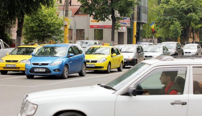 Constănțenii înmatriculează pe bandă rulantă mașini second-hand - bulevardulferdinandintersectiecu-1342447312.jpg