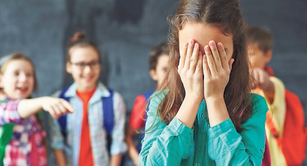 Inițiativa legislativă împotriva bullying-ului în școli a fost adoptată - bullyinggirlupsetapril2017large-1543926625.jpg