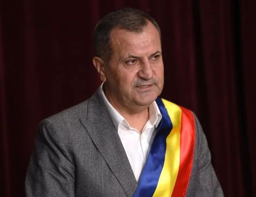 Primarul Valentin Vrabie a preluat al treilea mandat la cârma Municipiului Medgidia - bun-1730643680.jpg