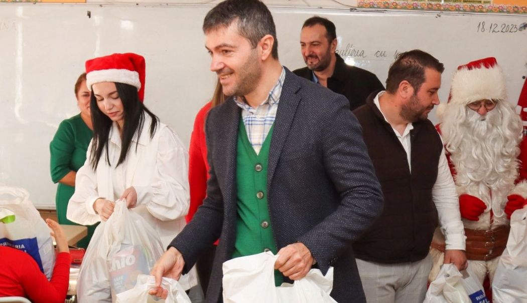 Orașul Ovidiu, în straie de sărbătoare. Primarul George Scupra continuă tradiția generozității - bun-1764778461.jpg