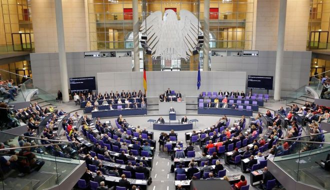 Bundestagul a aprobat eliminarea progresivă a scutirilor de taxe pentru combustibilul agricol - bundestag-1707064390.jpg
