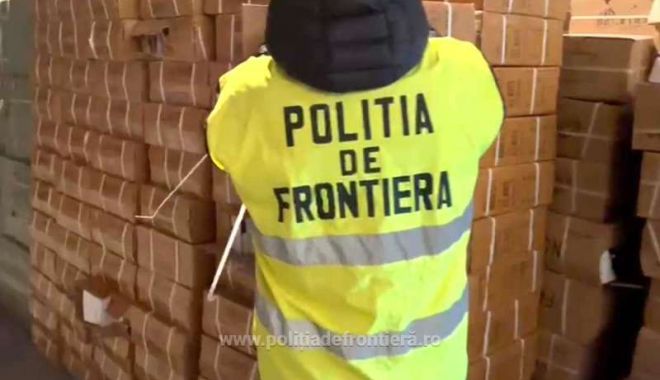 Constanţa: Patru containere cu jucării, ciorapi, căciuli şi încălţăminte de aproape 4 milioane lei, contrafăcute, depistate în port - bunuri-1673603909.jpg
