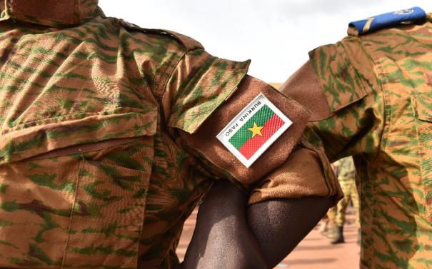 Armatele franceză și americană ajută la căutarea ostaticului român - burkinafaso465x390-1428473728.jpg