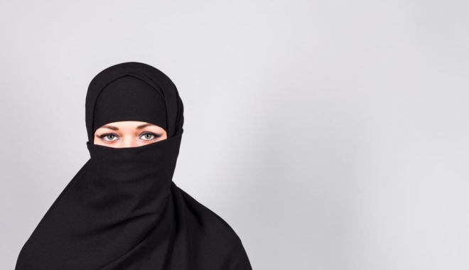 Încă o țară europeană interzice purtarea vălului islamic - burqa-1497021567.jpg