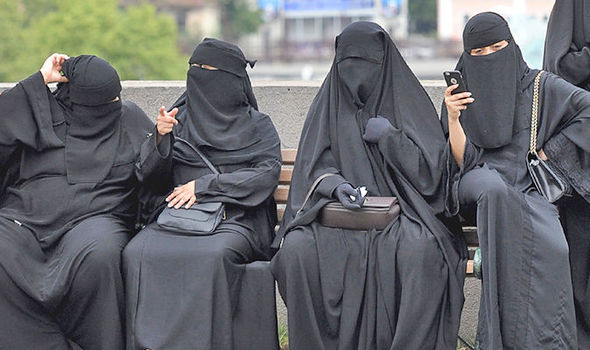 Prima amendă pentru portul în public al vălului islamic! - burqabannorwayschoolseuropefranc-1533364227.jpg