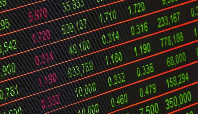 Bursa de la Bucureşti a închis pe roşu prima şedinţă de tranzacţionare din 2024 - bursa-rosu-1704397464.jpg