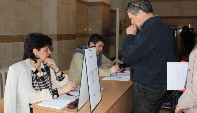 ANOFM. Află aici câte locuri de muncă sunt disponibile, astăzi - bursalocurilordemunca24133667781-1384511394.jpg