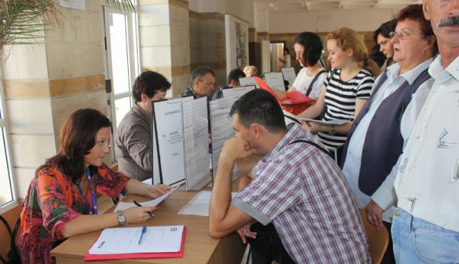 Bursa locurilor de muncă, organizată la Constanța - bursalocurilordemunca27-1433857080.jpg