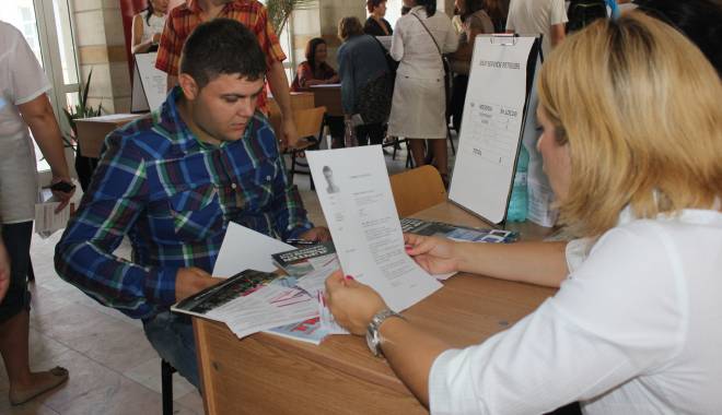 ANOFM. Vezi ce locuri de muncă mai sunt disponibile - bursalocurilordemunca45-1436889853.jpg