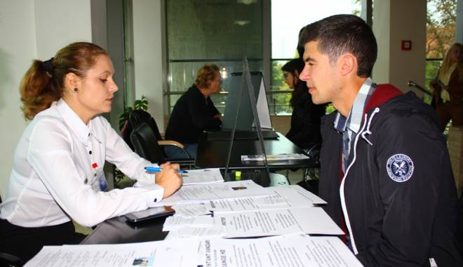 Dezinteres maxim, la Bursa locurilor de muncă pentru absolvenți - bursalocurilordemuncaumc61442326-1443167023.jpg