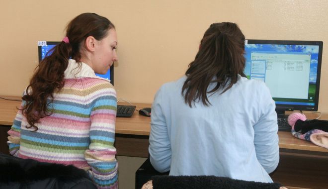Luptă dură pentru bursele școlare. 