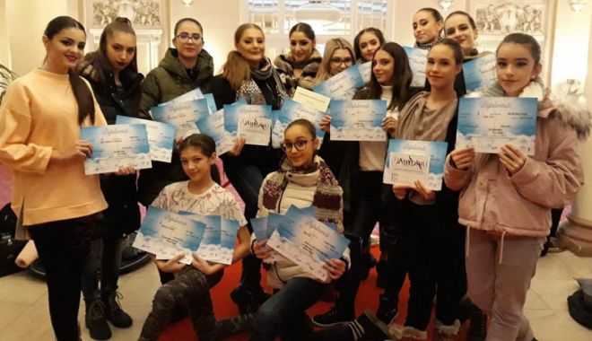 Burse de studiu în străinătate pentru elevii dansatori ai Colegiului Național de Arte - bursedestudiuelevireginamariadan-1543335939.jpg